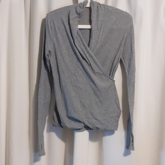 Lululemon Radiant long sleeve - size 4